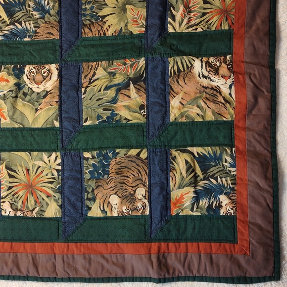 Beautiful Tiger Handmade Small Quilt With Tigers - Picture 4 of 16